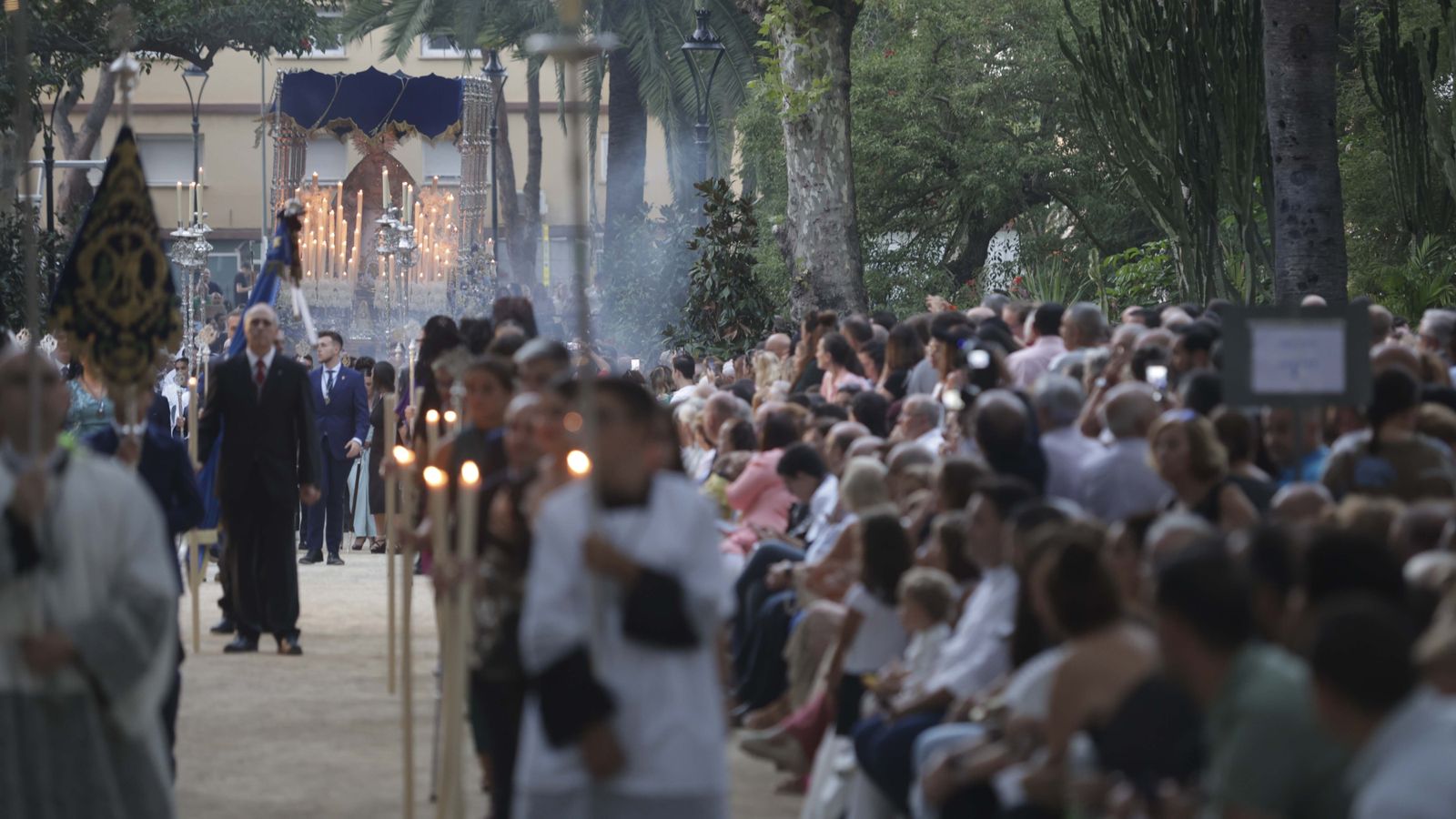 La Magna Mariana de Algeciras por el Parque María Cristina, en imágenes