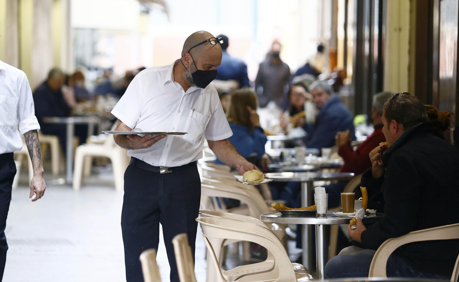 Las fotos de Málaga capital en la reapertura de bares y comercio no esencial