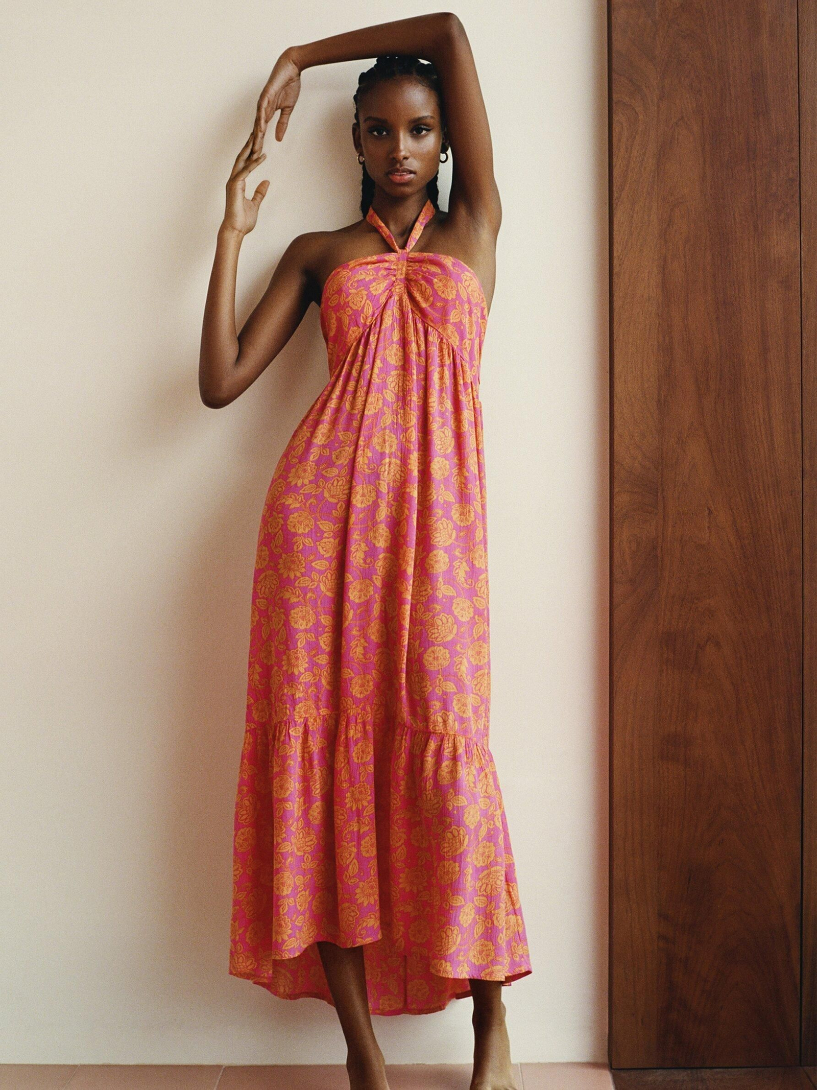 Vestido midi con lazada de Lefties.