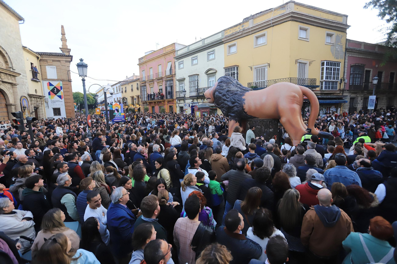 Imágenes de la Cabalgata de los Reyes Magos de Jerez 2025