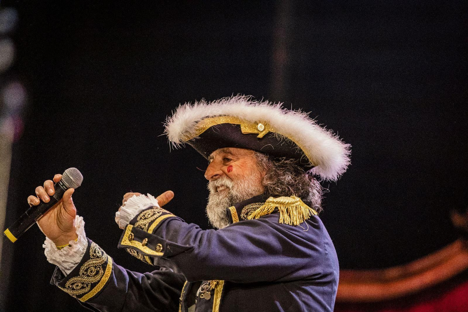 Carnaval de Cádiz 2023: Pregón y quema del Gran Momo, en imágenes