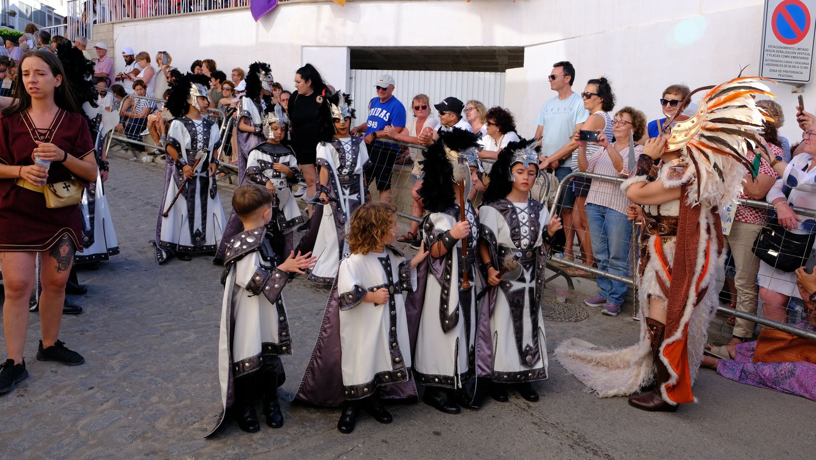 El espectacular desfile de Moros y Cristianos de Mojácar, en imágenes