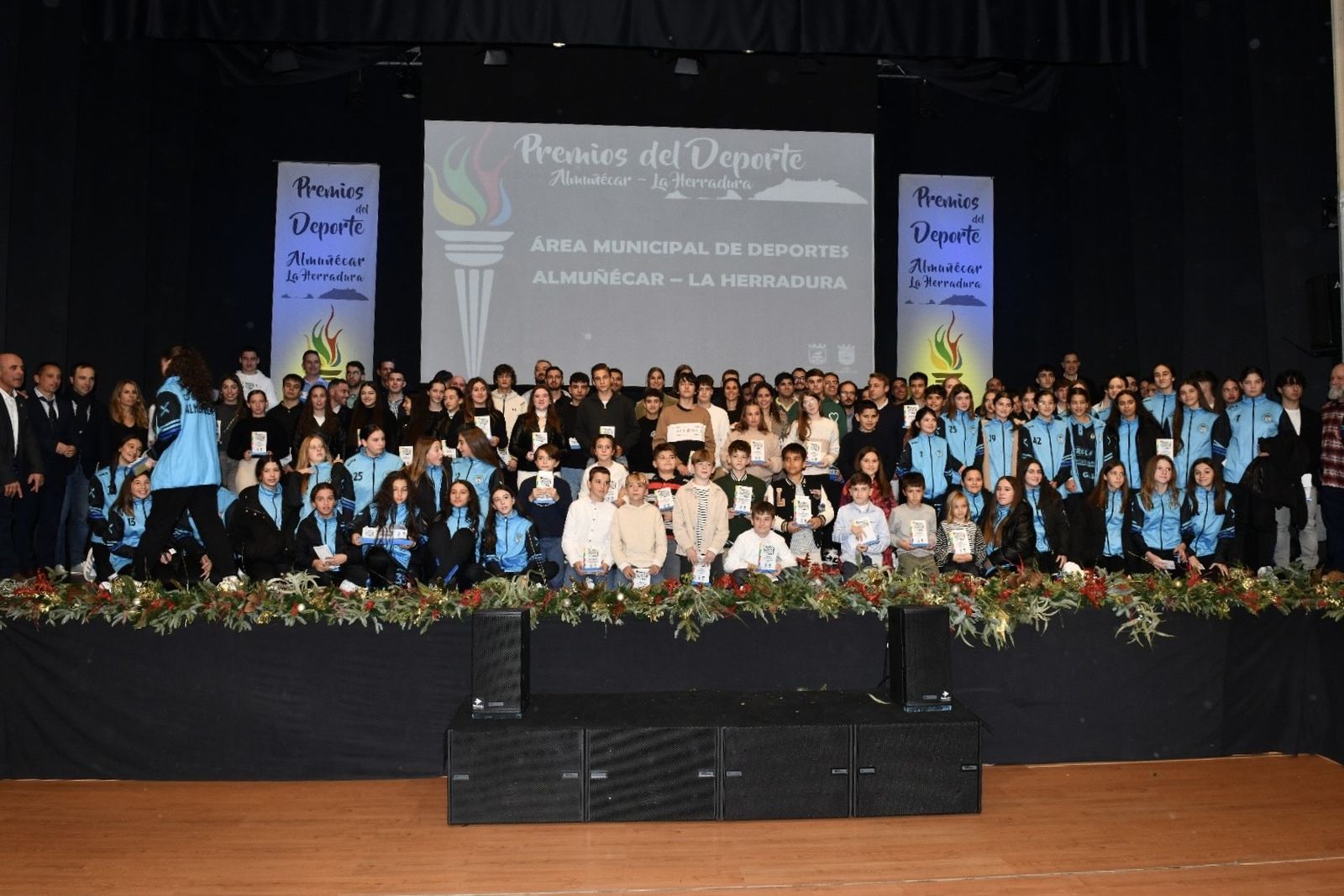 Foto de familia de los premiados en la Gala del Deporte de Almuñécar.