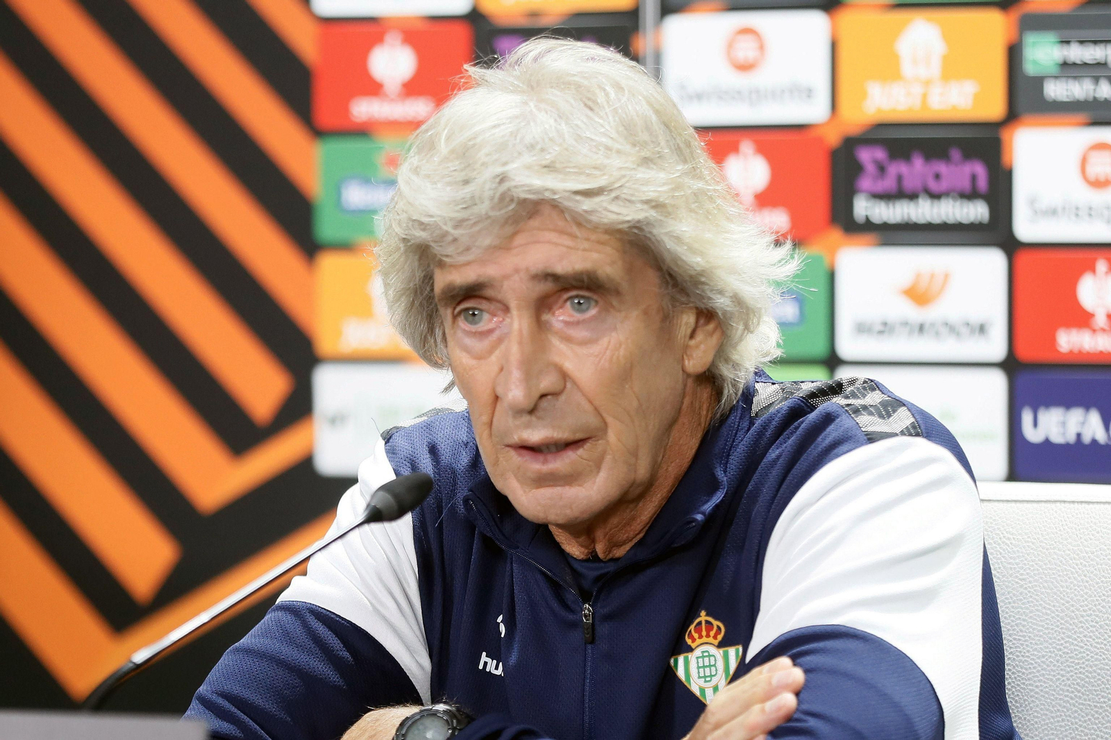 Manuel Pellegrini, en una rueda de prensa de Europa League.