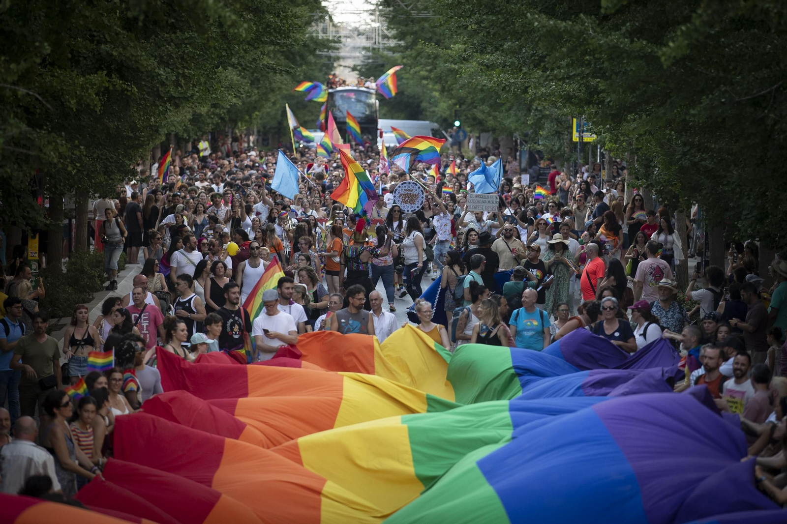 Las mejores imágenes de la manifestación por el Día del Orgullo LGBTIQ+ en Granada