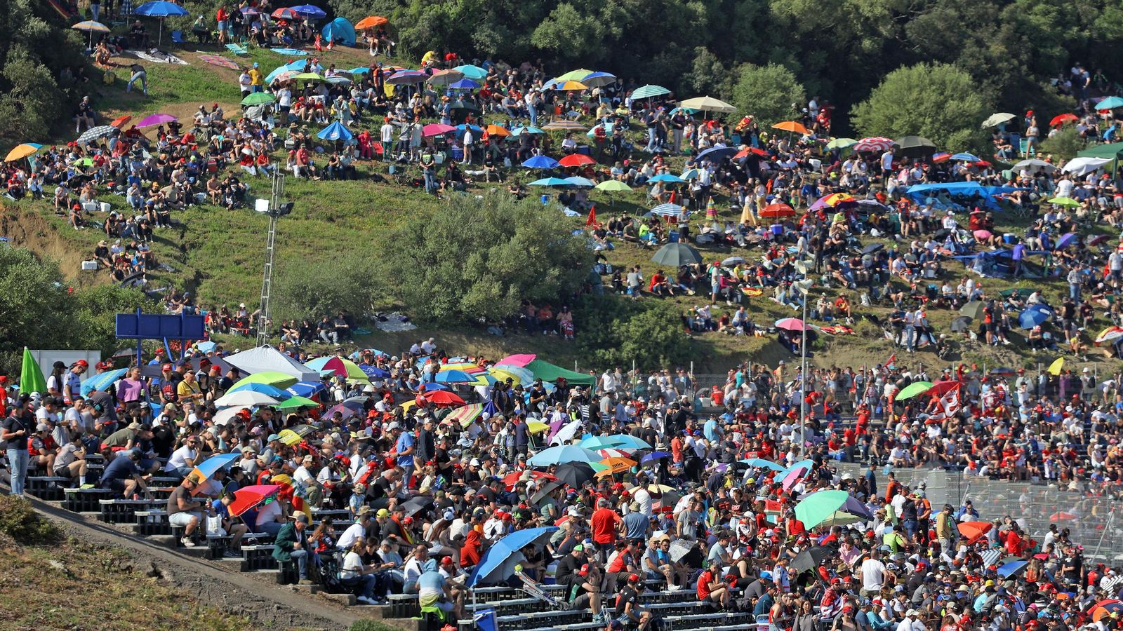 Búscate en el sábado del Gran Premio de España 2025 en el Circuito de Jerez - Ángel Nieto