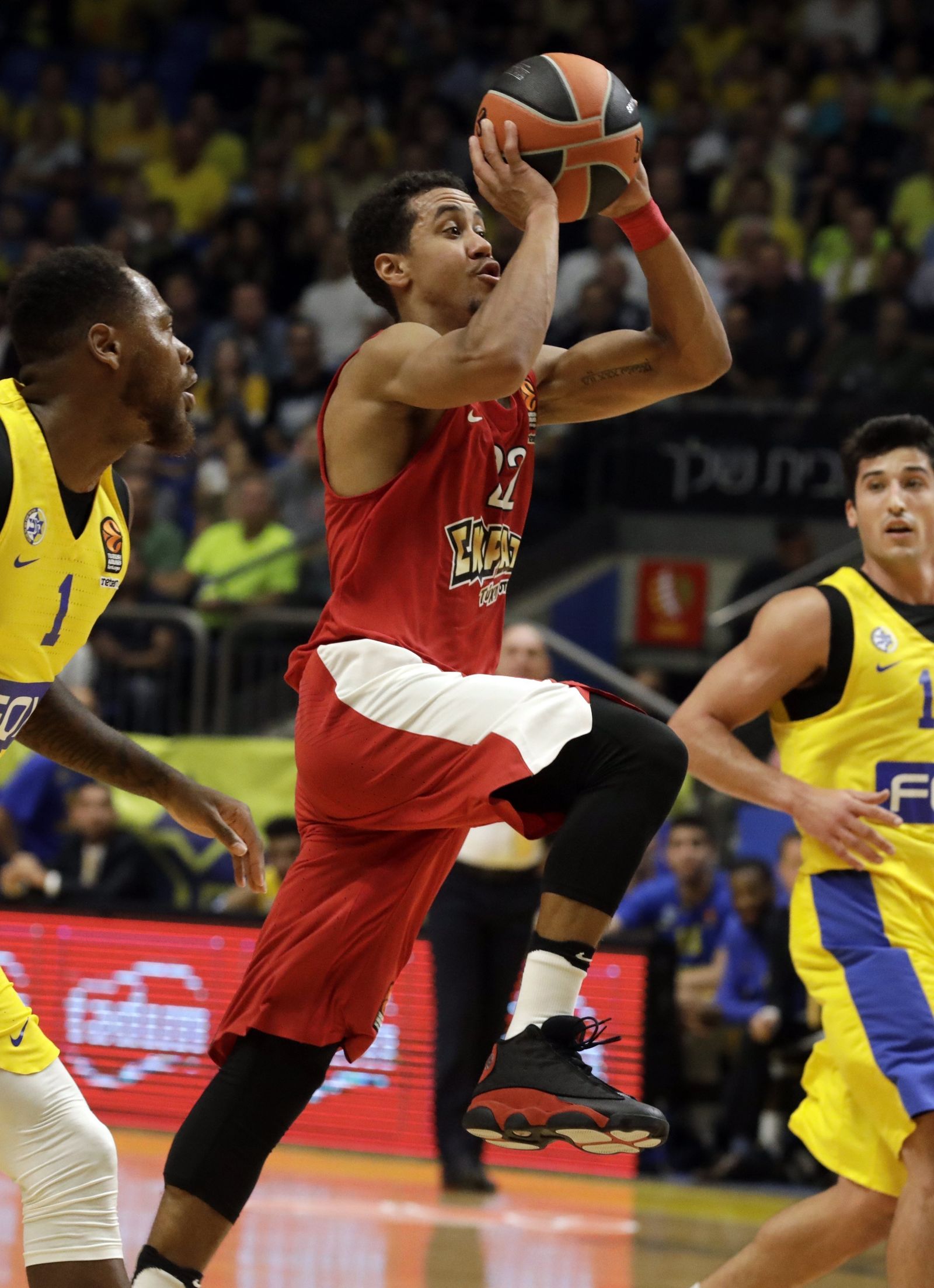 Brian Roberts, durante un partido de Euroliga de la pasada campaña frente al Maccabi Tel Aviv.
