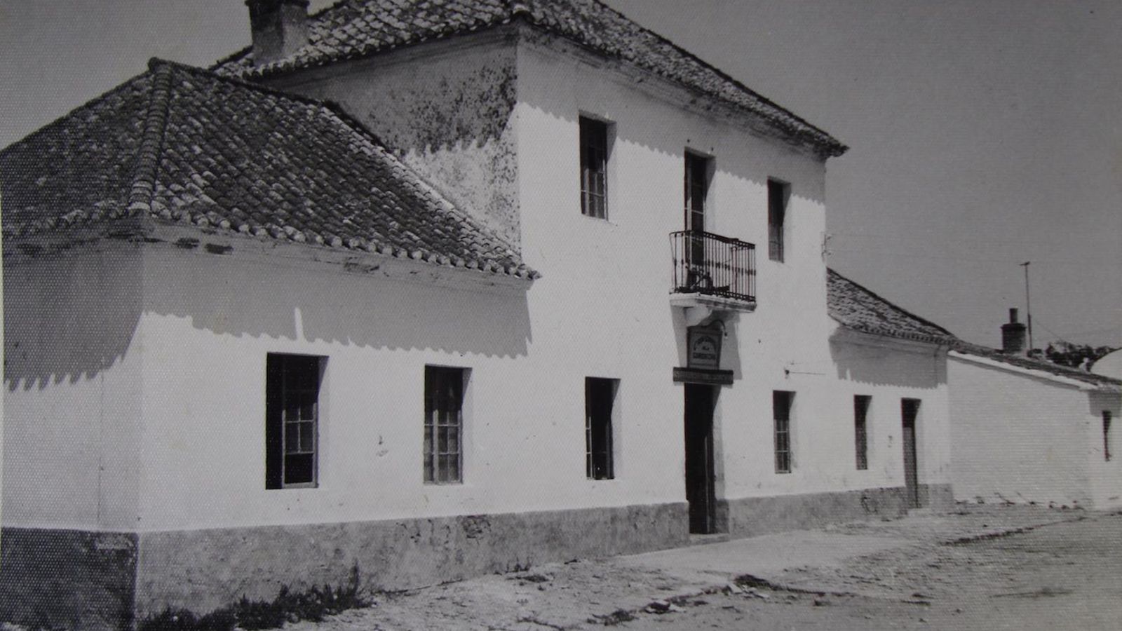  Casa-cuartel de la Guardia Civil de Puente Mayorga (San Roque) en 1965.