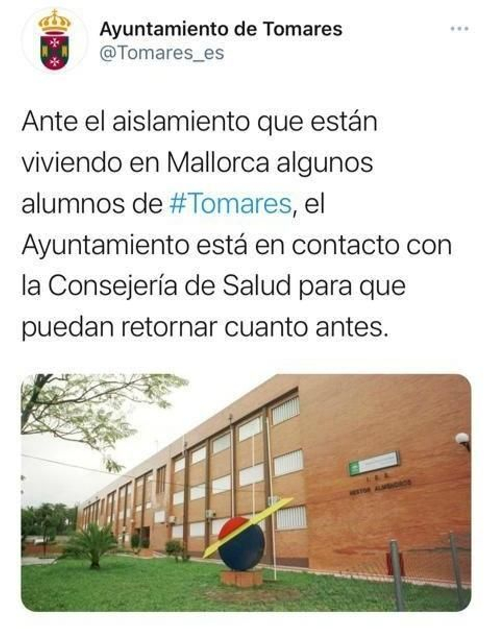El tuit publicado este lunes por el Ayuntamiento de Tomares.