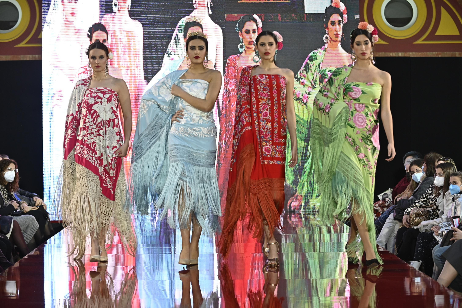 El desfile de Ángeles Espinar y Maite Cárdenas en Pasarela Huelva Flamenca 2022, todas las fotos
