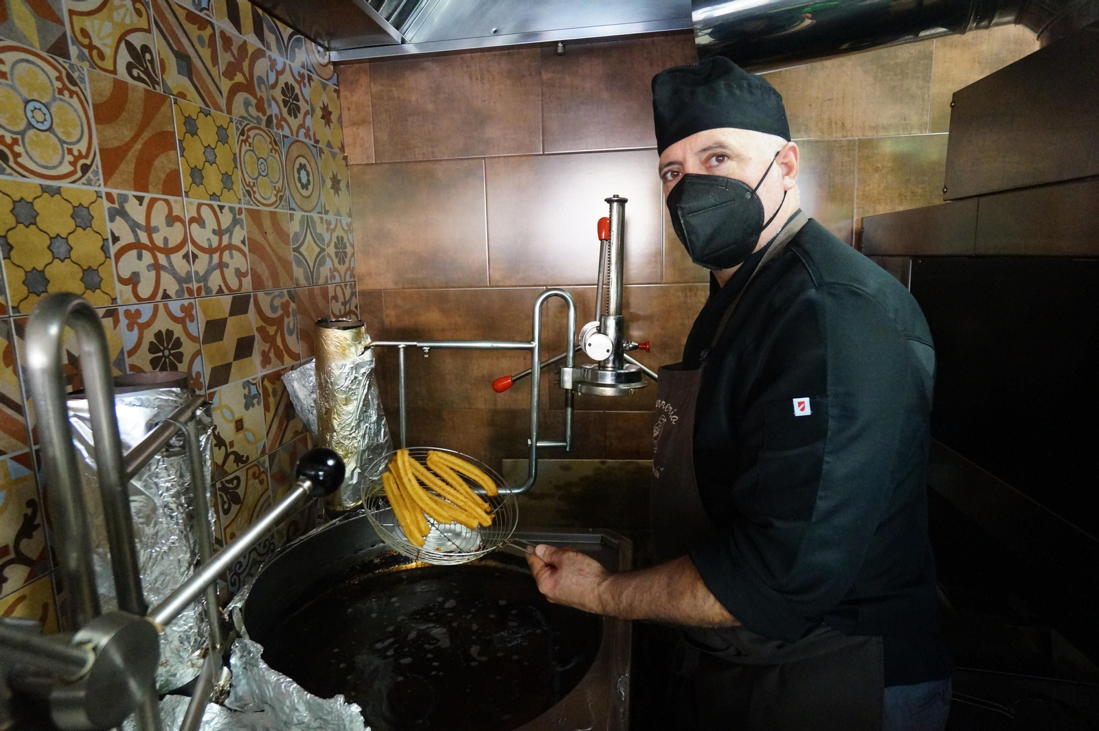 El Gorrión, jeringos de rueda y churritos pequeños El Gorrión: jeringos, churros y chocolate para todos