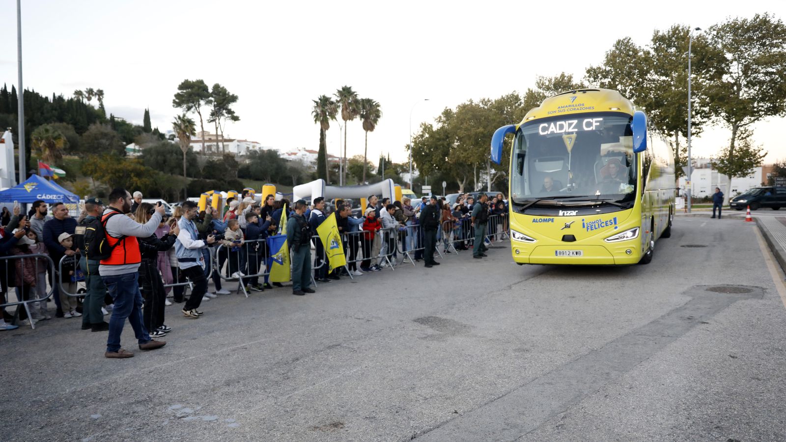 Las fotos de la visita del Cádiz CF para celebrar el 50 aniversario del CD Guadiaro