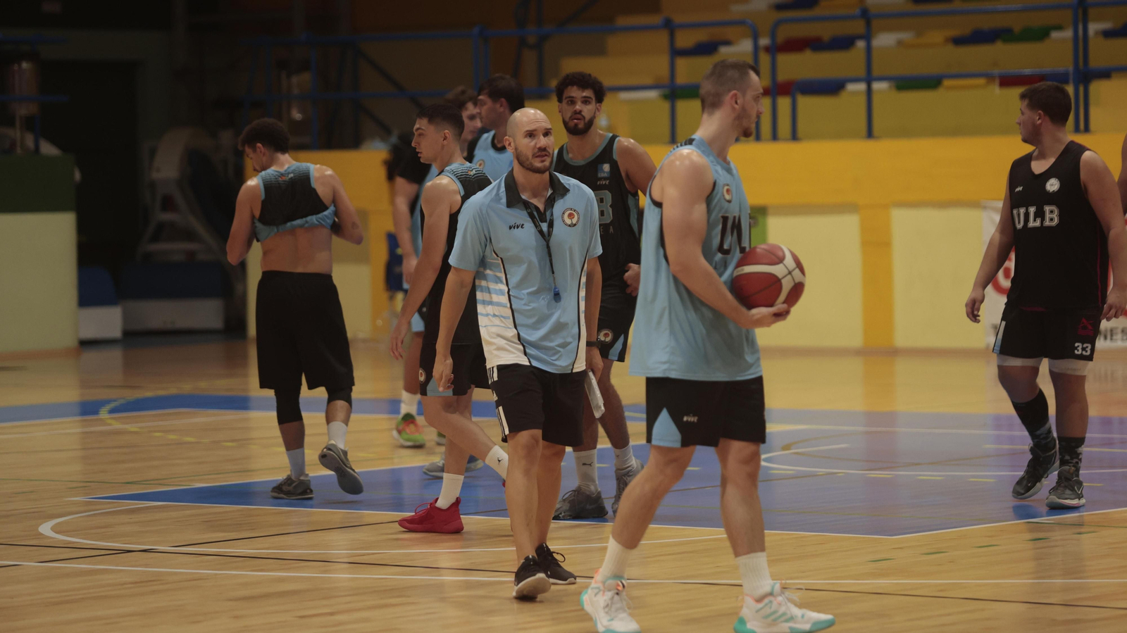 Las fotos del entrenamiento del ULB en el pabellón de la Línea