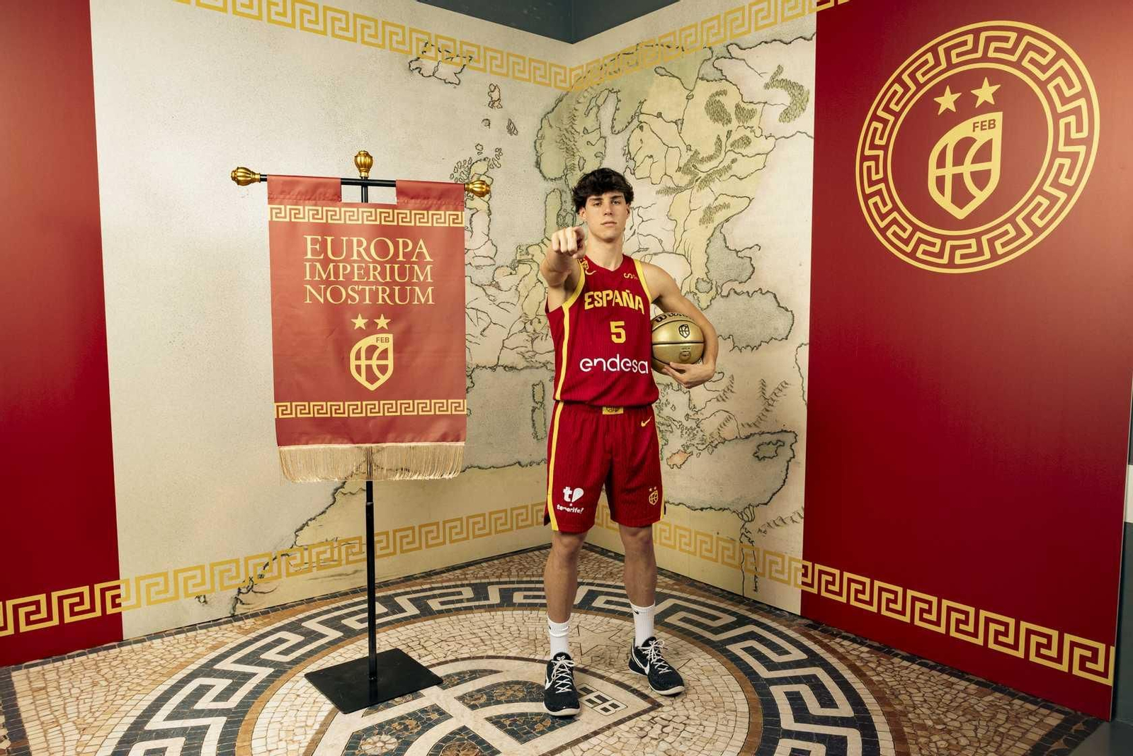 La sesión de fotos oficial de Alberto Díaz y Mario Saint-Supéry con España