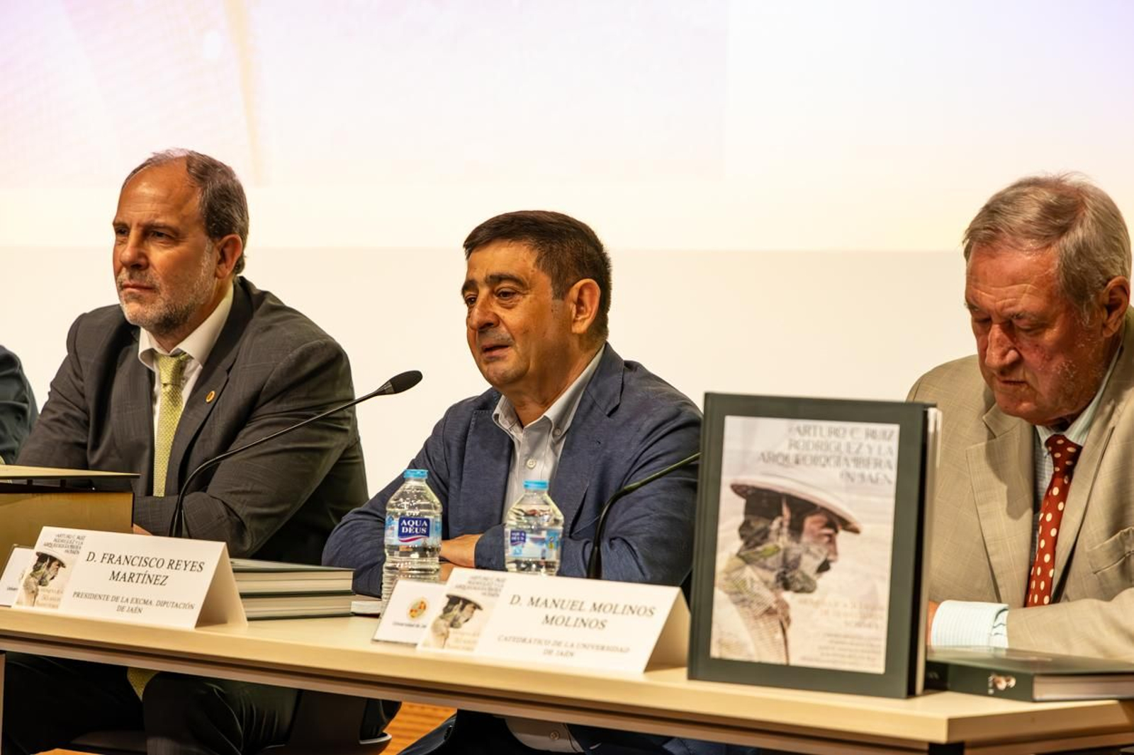 Asi ha sido el homenaje a Arturo Ruiz.