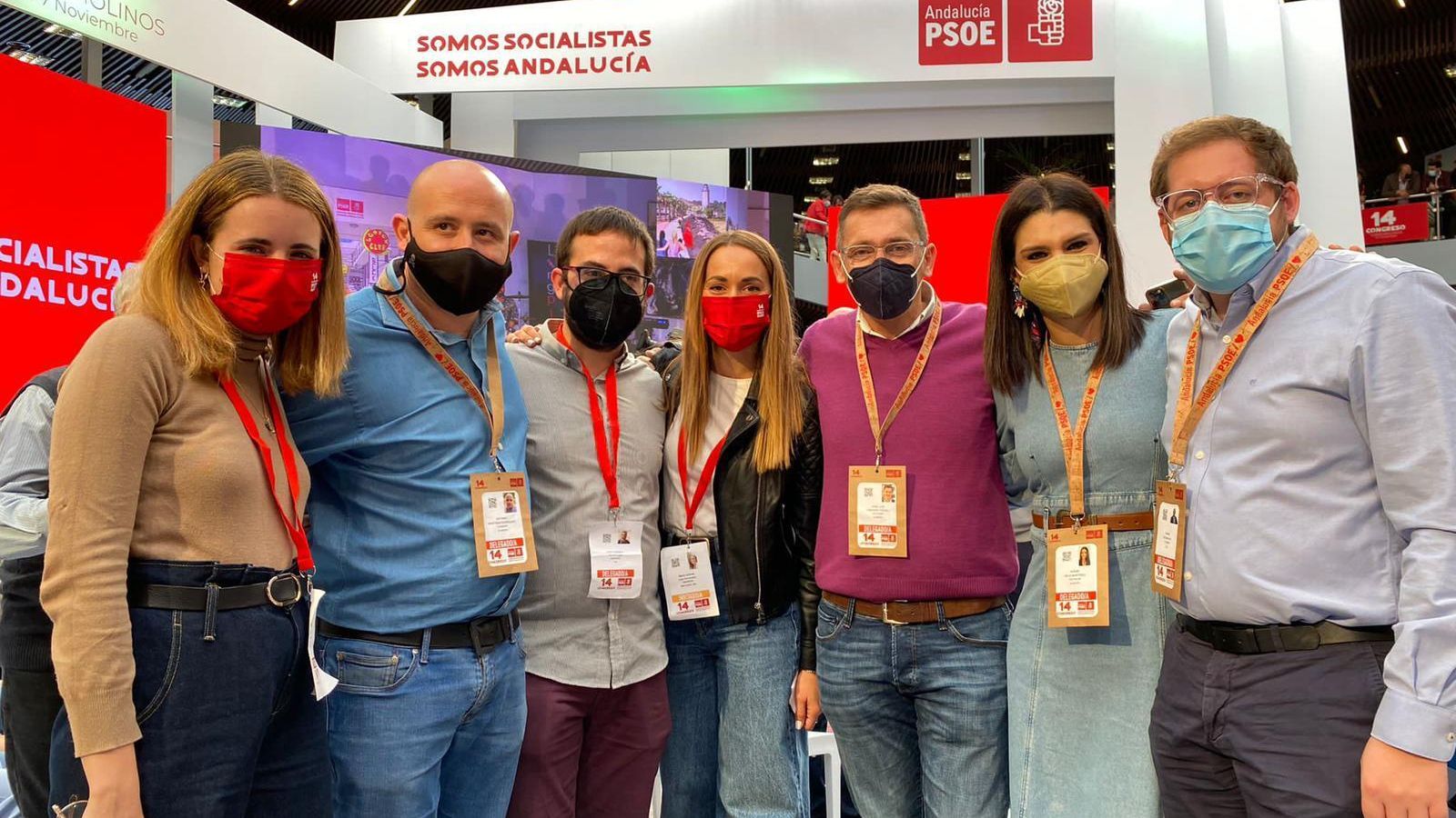 Loli Cruz con representantes de la delegación del PSOE almeriense