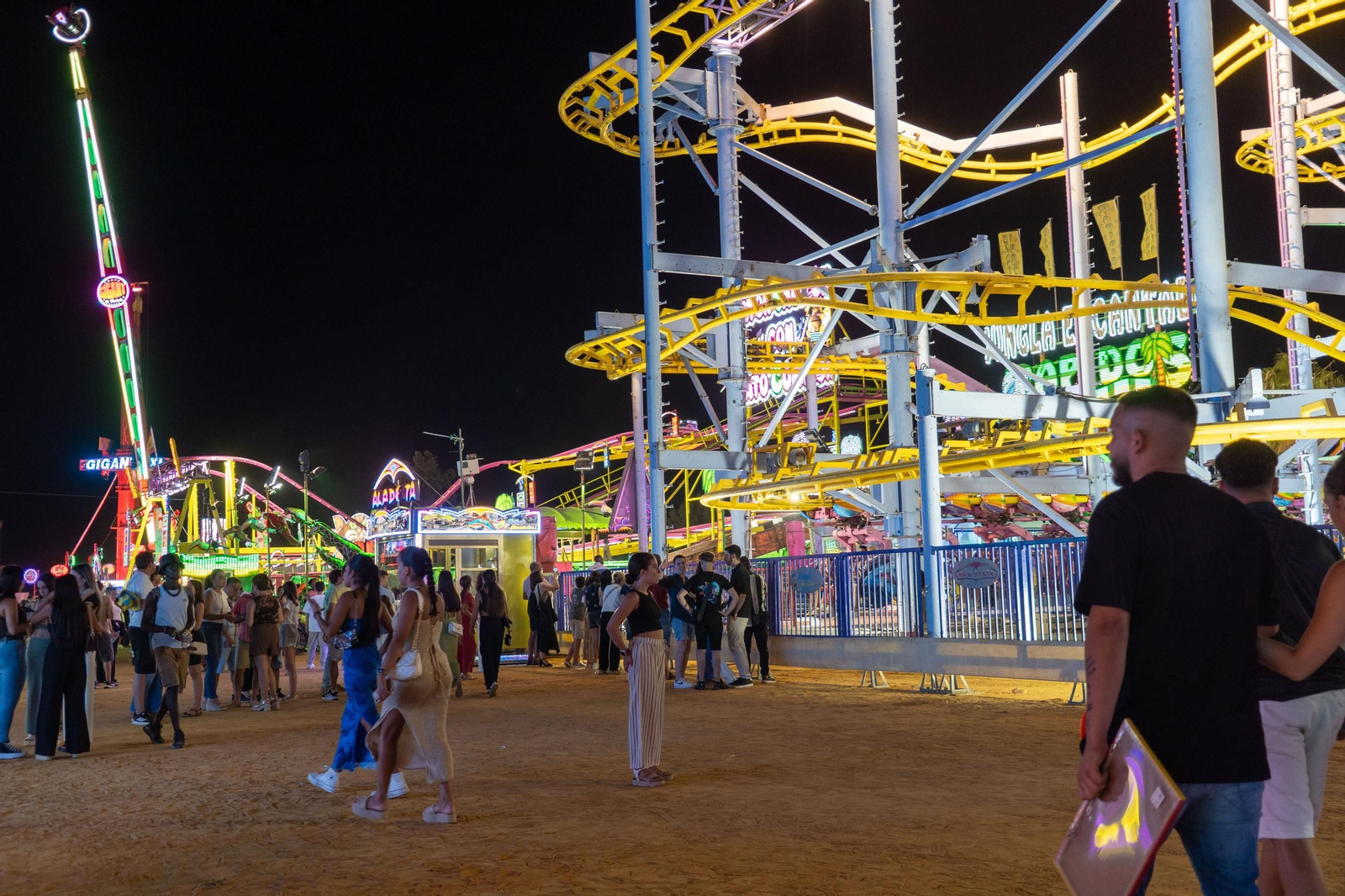 Colombinas 2025: Imágenes del ambiente el primer día de las Fiestas Colombinas
