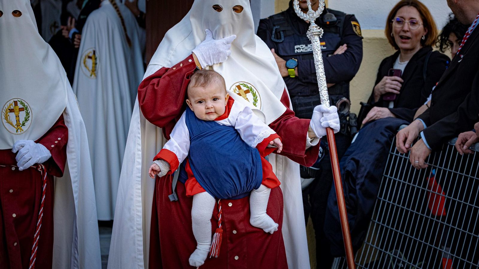 Salida de El Huerto desde Iglesia Santa Catalina. Foto Julio González