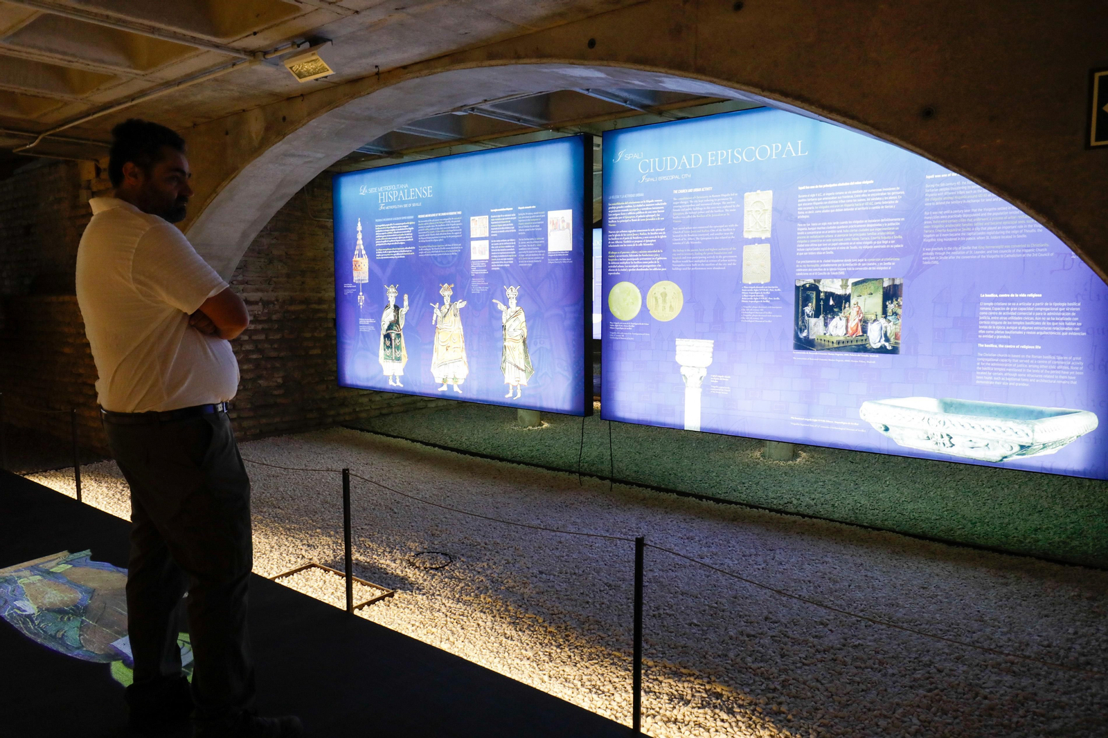 Presentación del proyecto expositivo "Huella de lo Sagrado" en la parroquia del Salvador