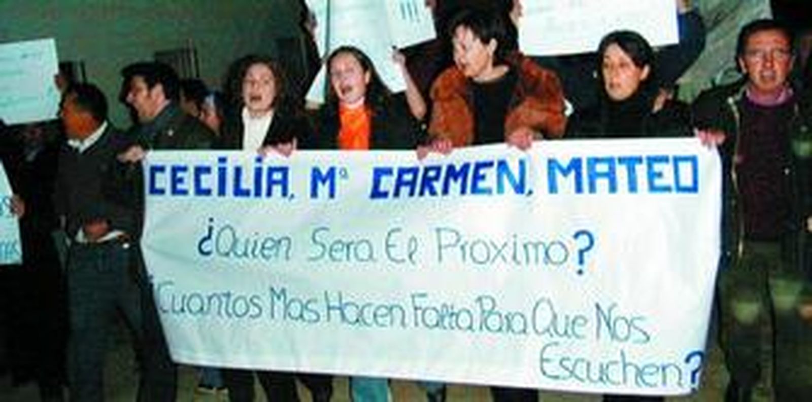 Una de las protestas que se desarrollaron en Cortegana tras las muertes de varios vecinos.