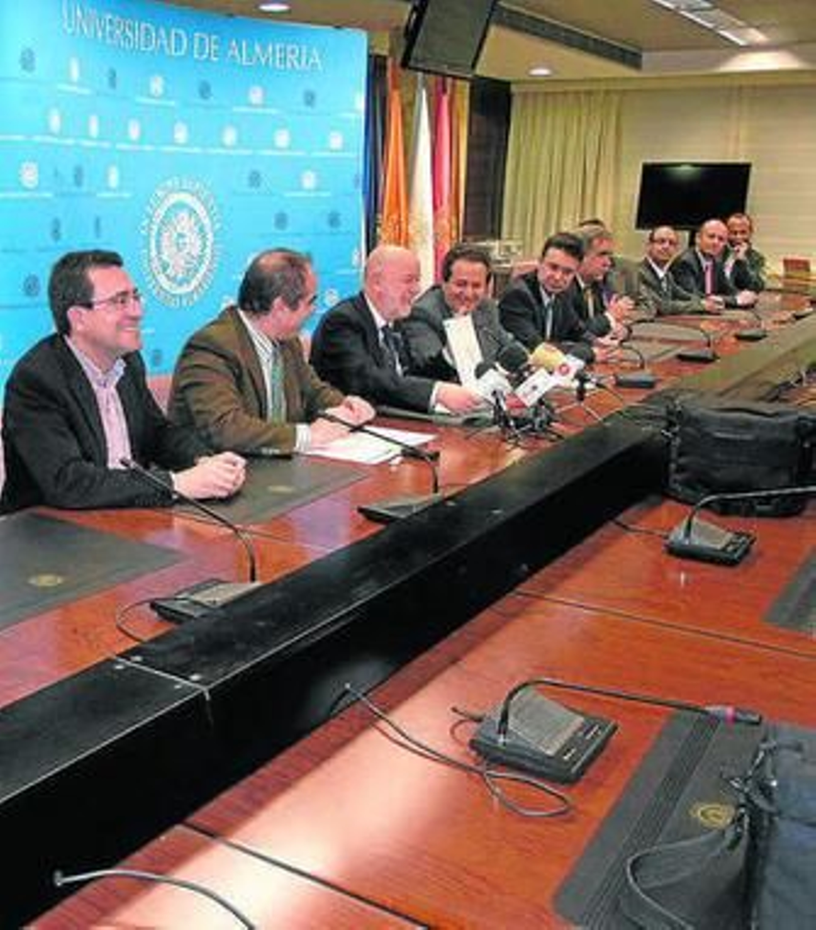 El rector de la UAL, Pedro Molina, en el acto de presentación.