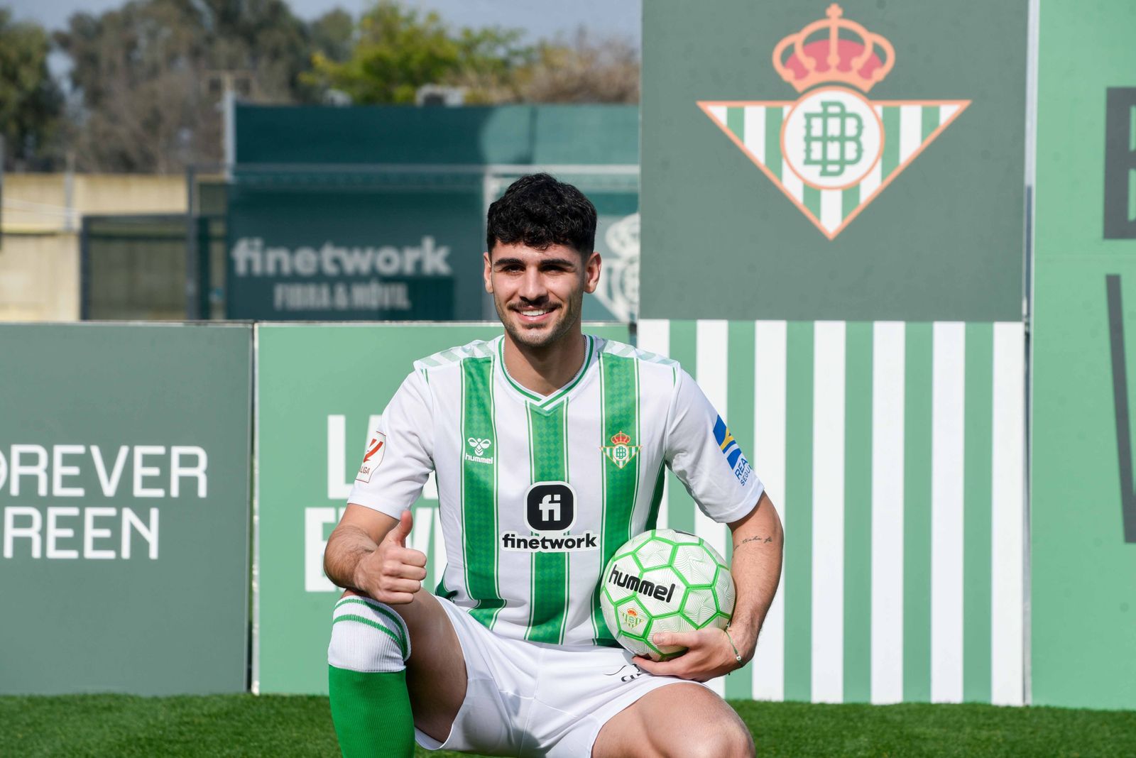 Presentación de Johnny Cardoso