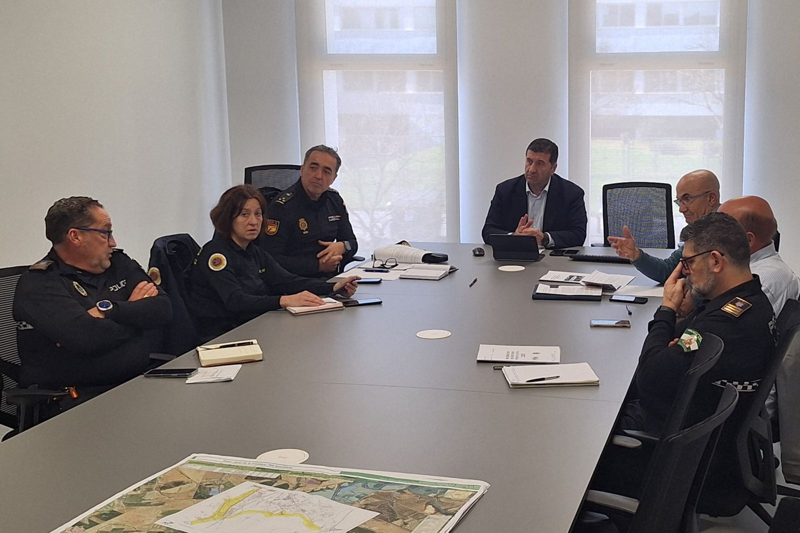 Un  instante de la reunión del plan de seguridad para Semana Santa