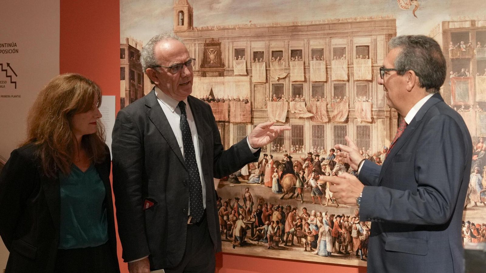 Antonio Pulido, presidente de la Fundación Cajasol, junto a los comisarios de la muestra.