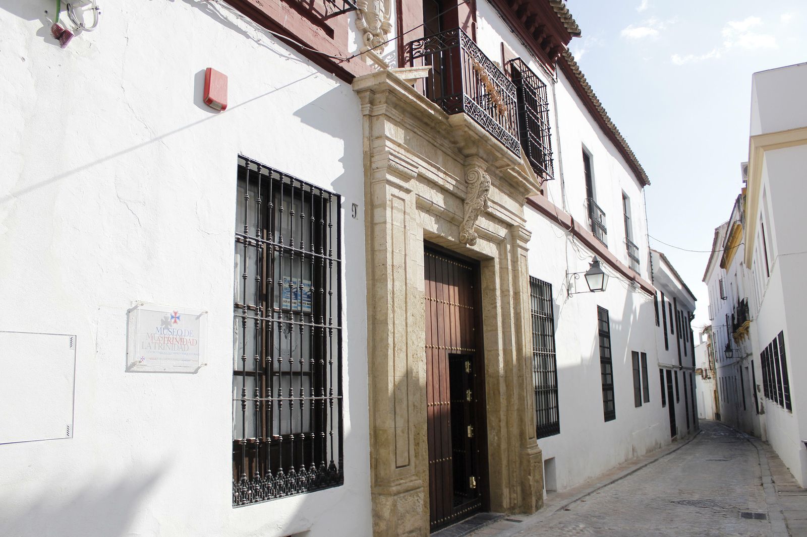 Fachada del antiguo colegio de la Trinidad.