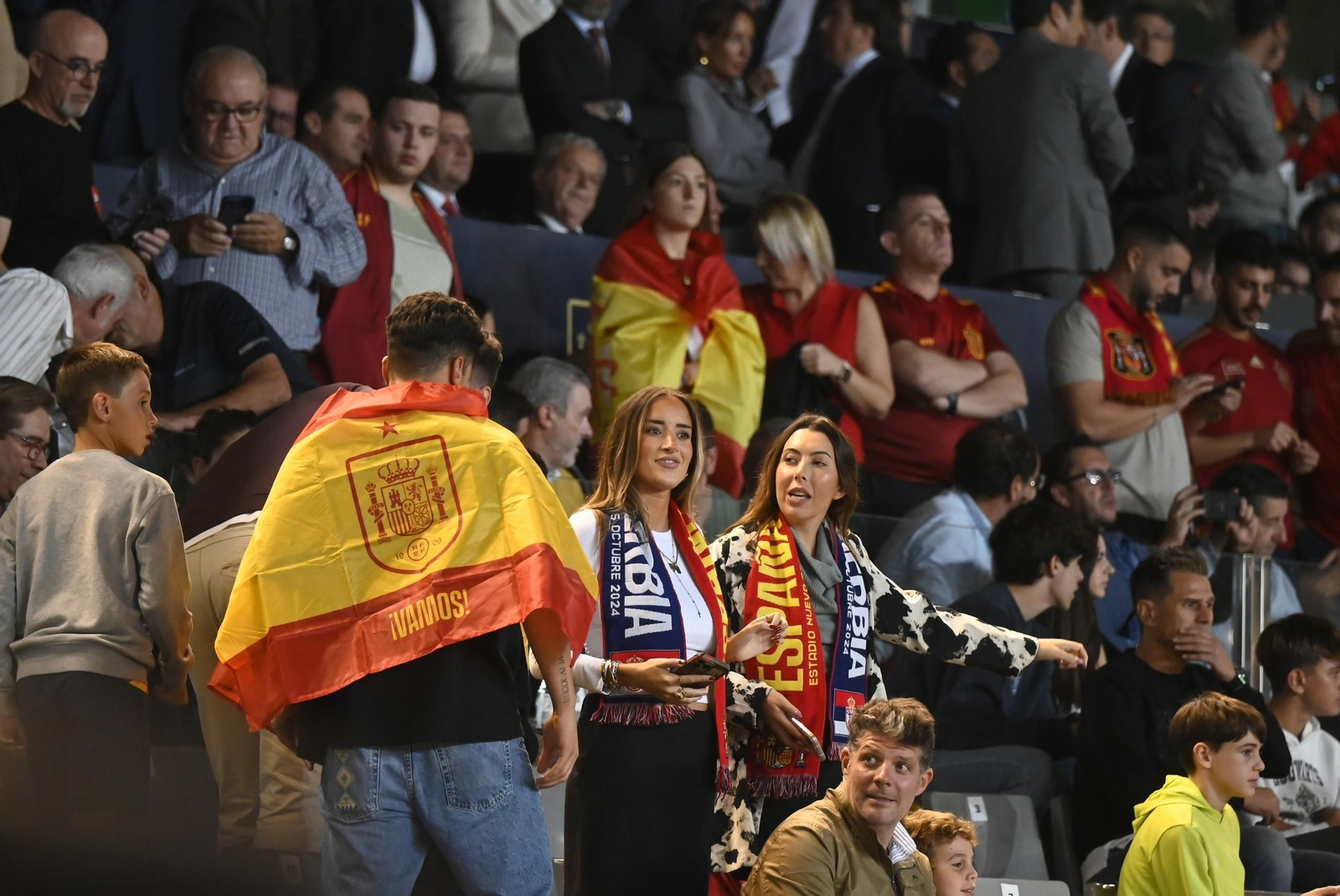 Las mejores fotos del ambiente en el España - Serbia de El Arcángel, en Córdoba