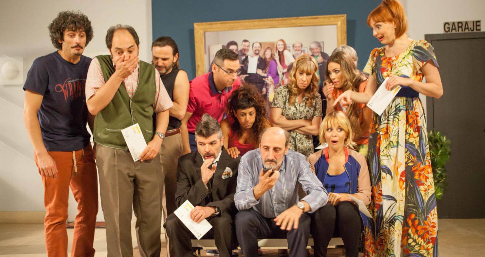 Algunos de los protagonistas, en una junta de la novena temporada de la serie.