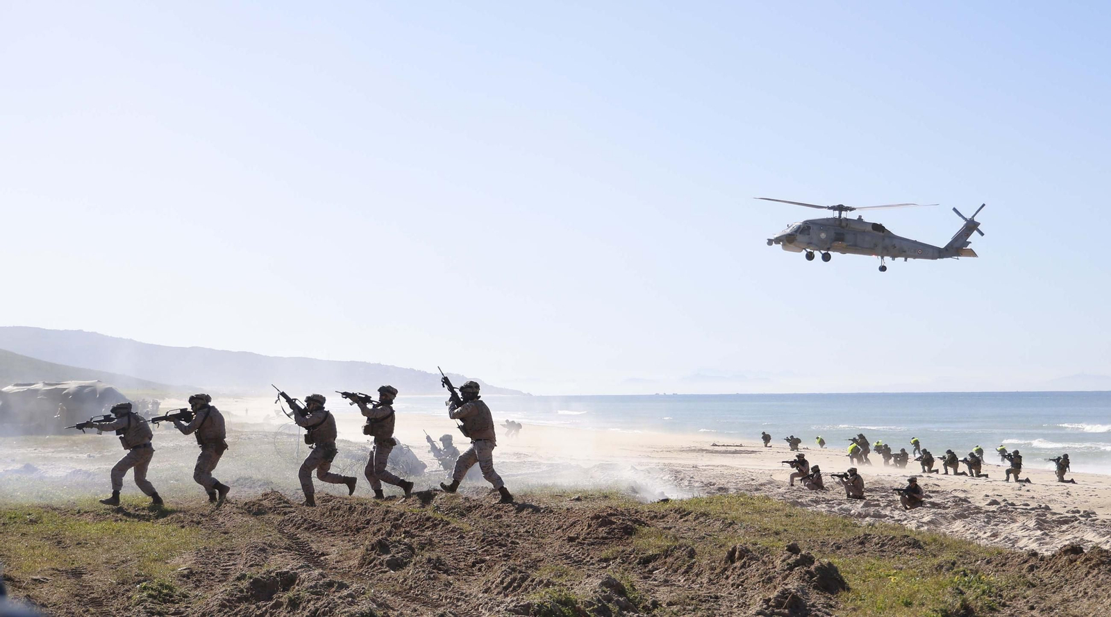Las fotos del espectacular ejercicio de la Armada y la OTAN en el Retín