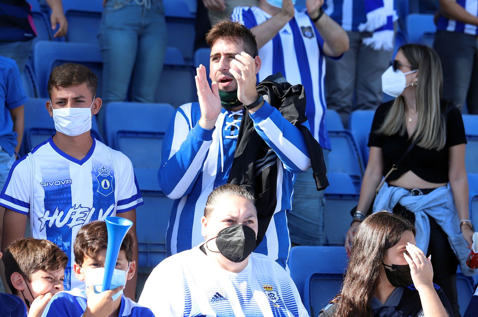 Imágenes de la mejor afición en el Recre-Gerena