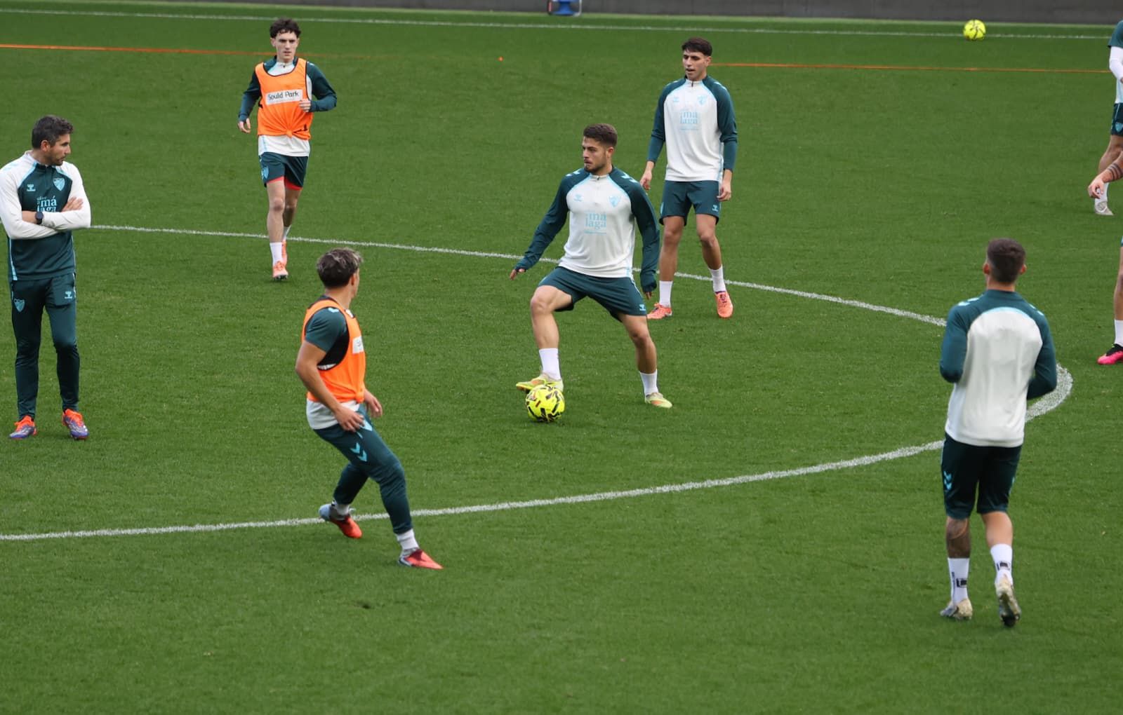 Búscate en las fotos del entrenamiento del Málaga CF en La Rosaleda