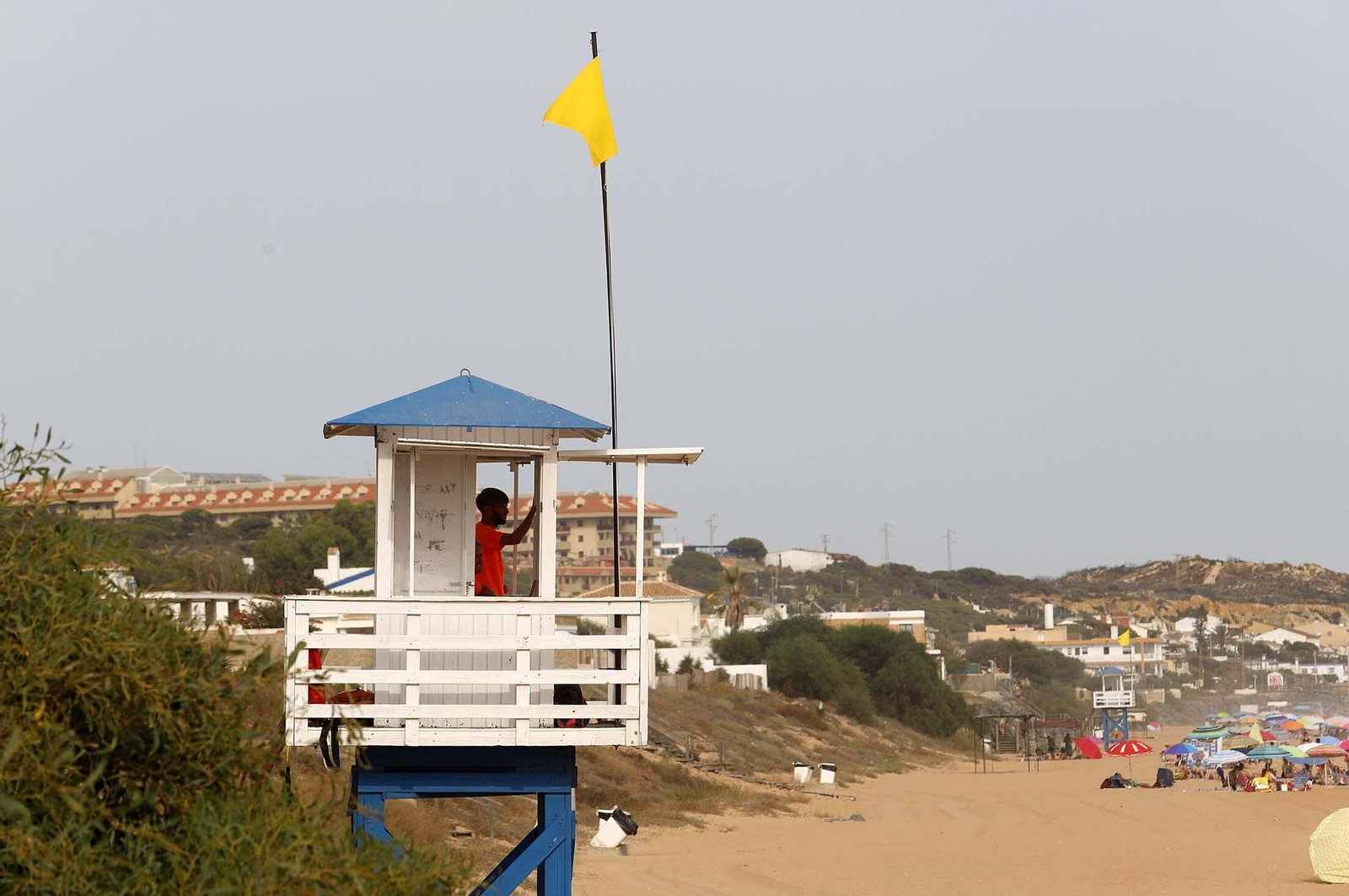Ambiente en la playa de Mazagón en la tarde del martes, en imágenes