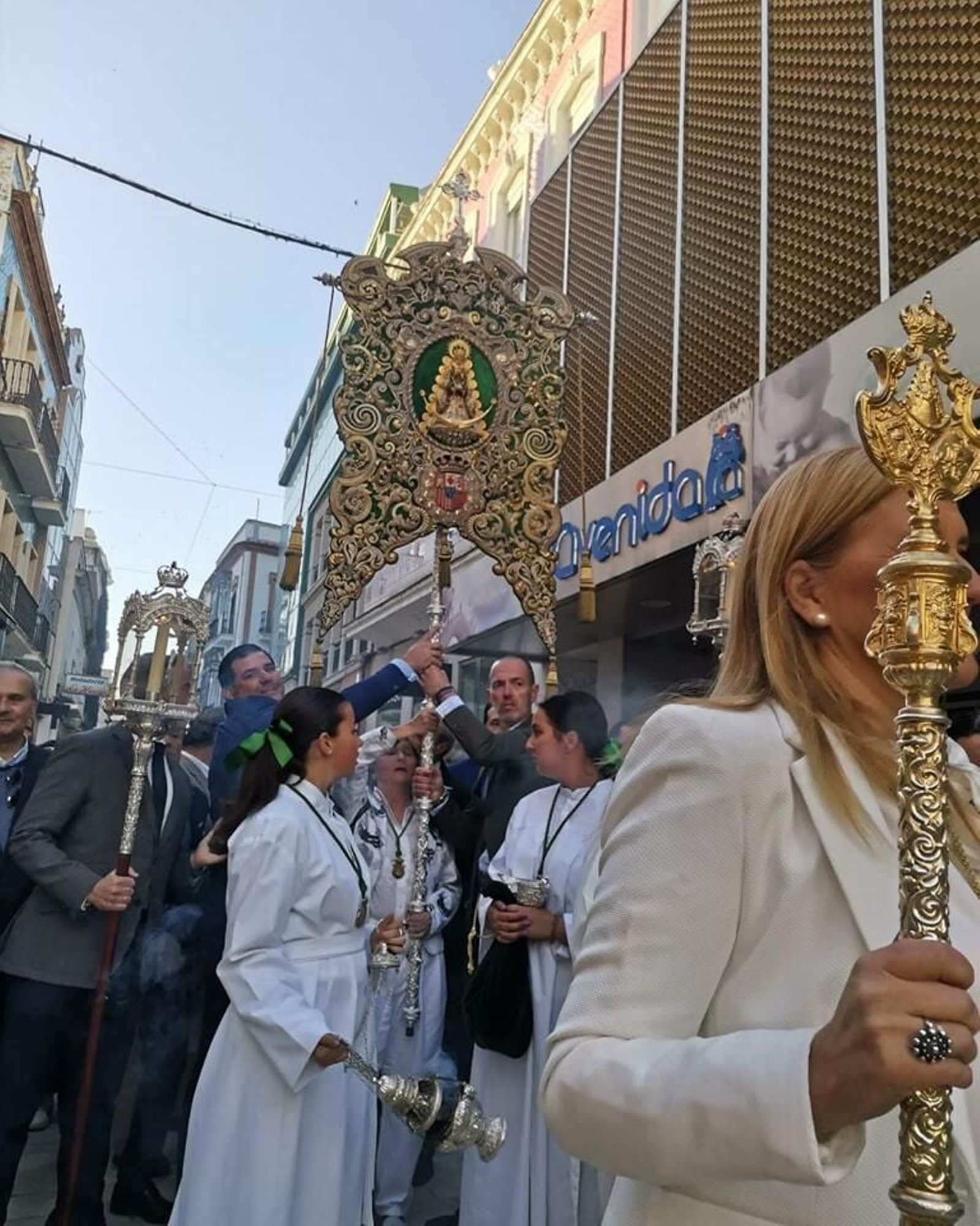El Rosario de la Aurora de la Hermandad de Huelva, en imágenes