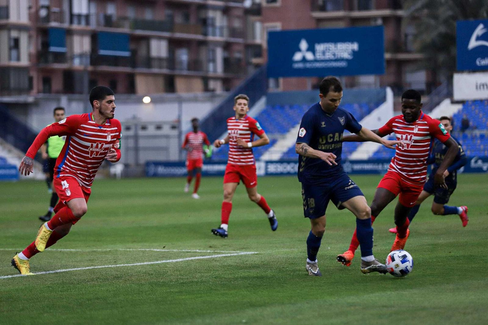 Los rojiblancos no pudieron sorprender al líder.