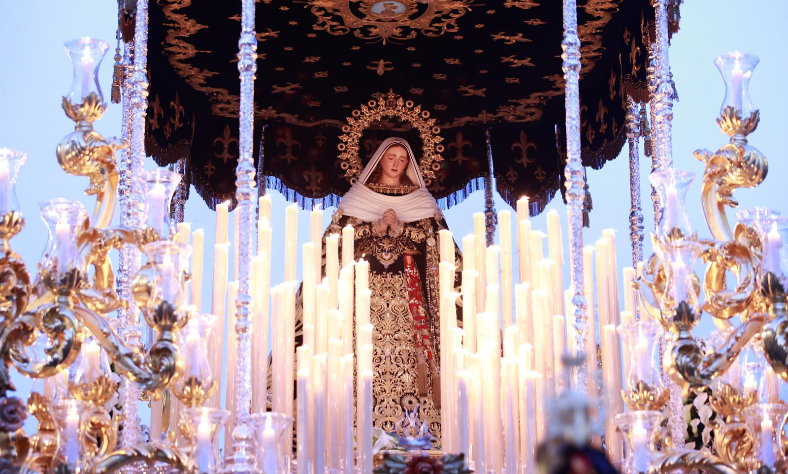 Mena y la Legión en su procesión del Jueves Santo en Málaga, en fotos Mena y la Legión en su procesión del Jueves Santo en Málaga, en fotos