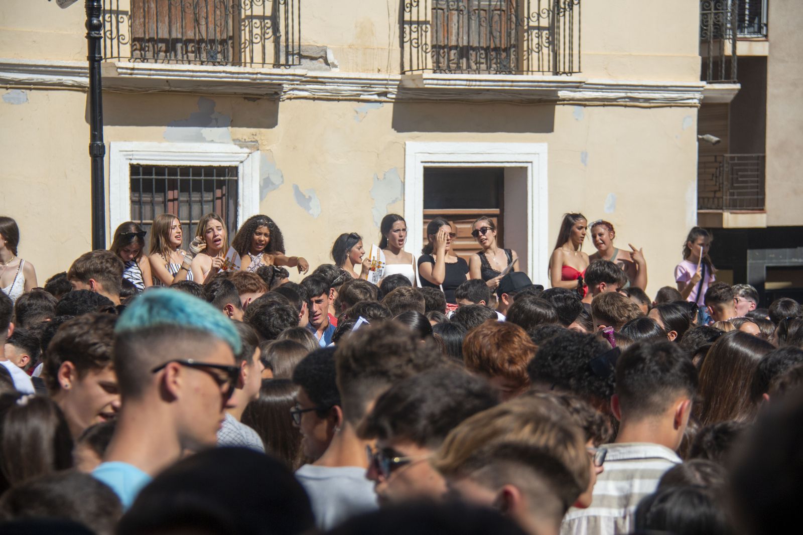 La Costa de Granada celebra y baila al ritmo de las Cruces