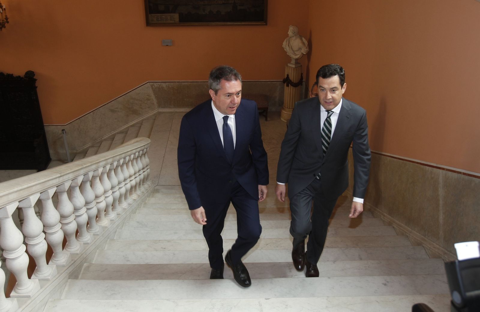 El alcalde Juan Espadas y el presidente de la Junta de Andalucía, Juanma Moreno.