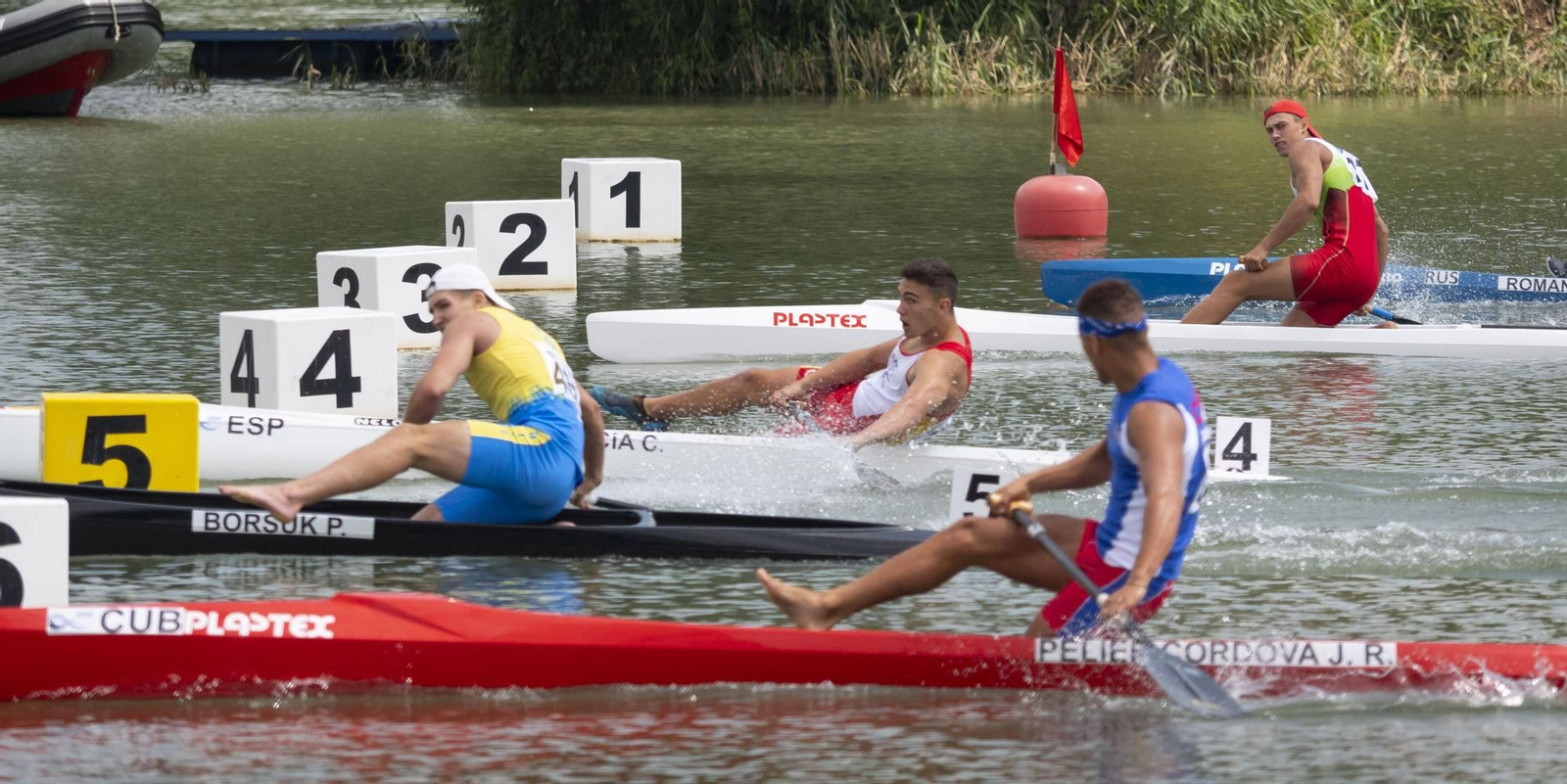 Cayetano García de la Borbolla, tras cruzar la línea de meta.