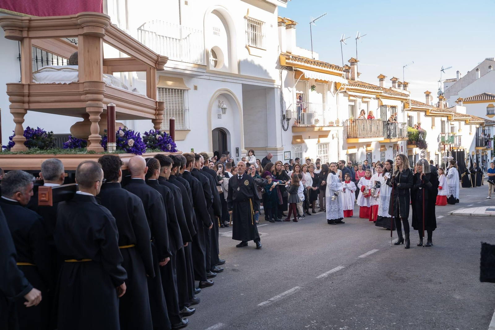 El Yacente y el Cristo de la Redención el Viernes Santo en Benalmádena, en fotos