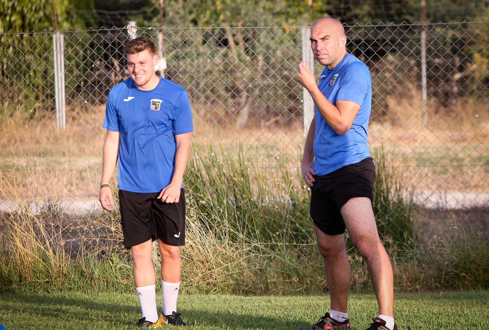 Diego Galiano, en la imagen junto a Juanjo, se va a perder al menos los tres próximos compromisos.