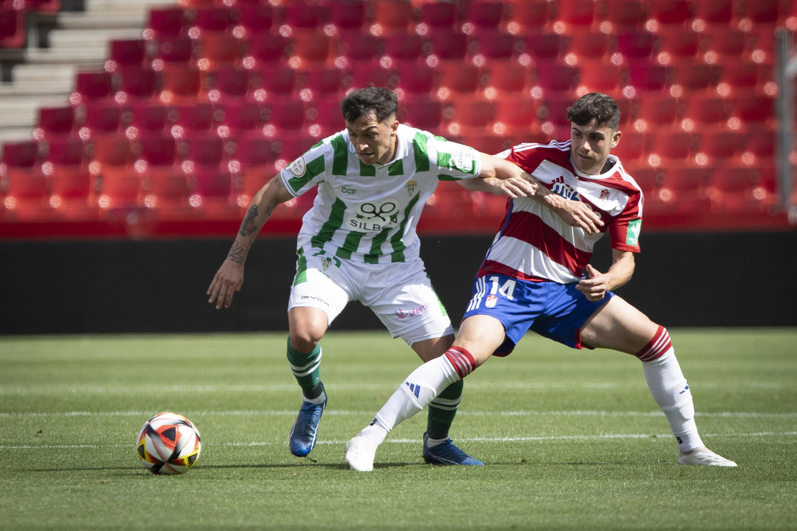 Las mejores fotos del ambiente en el Recreativo Granada - Córdoba CF