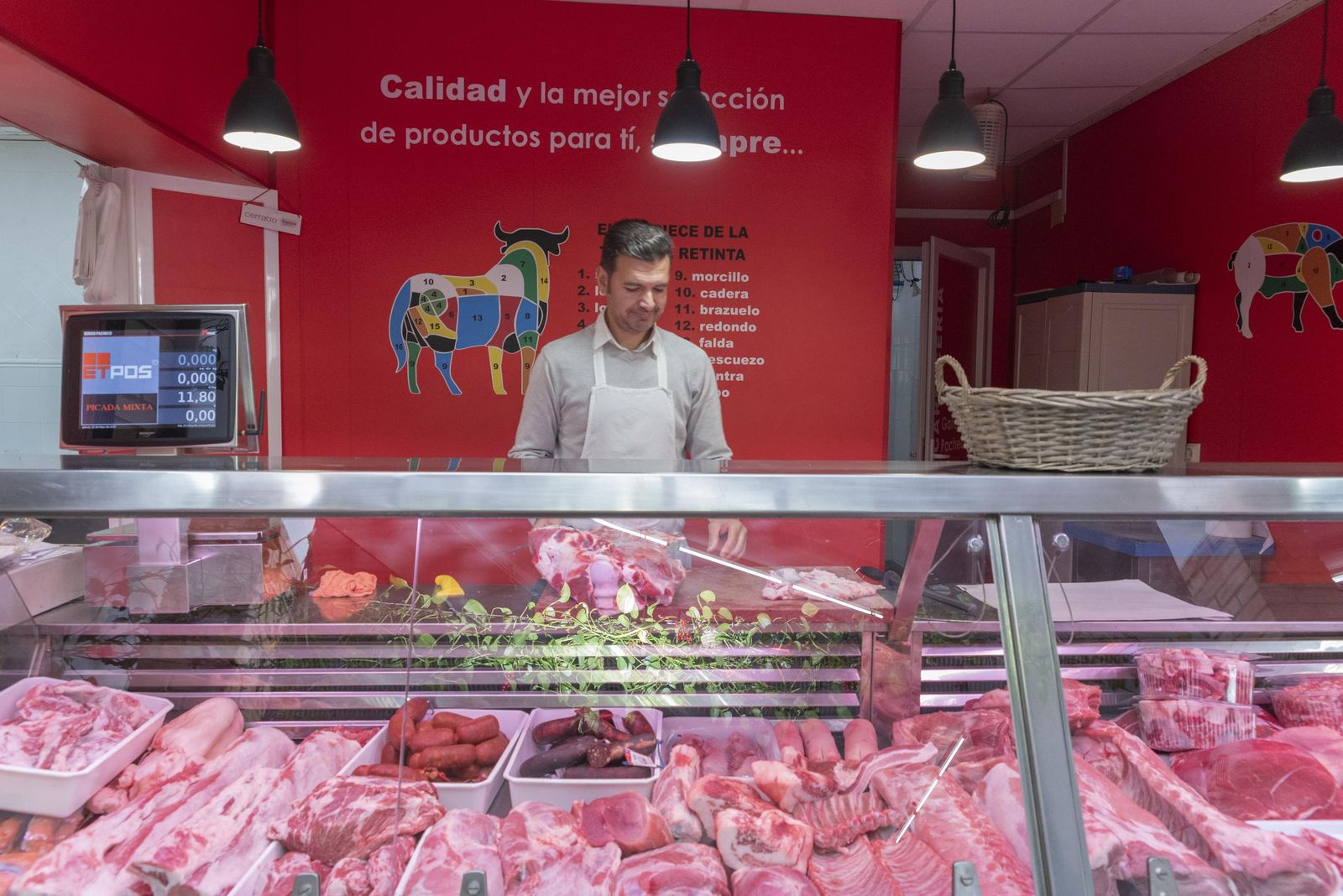Fotos de los comercios en el mercado Diego Ponce en San Roque