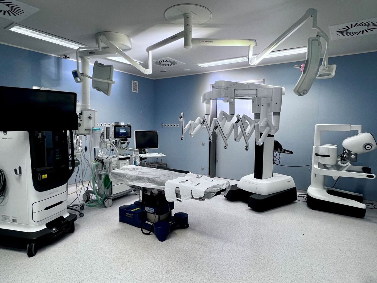 Nuevo Da Vinci 5 del Hospital Universitario Rey Juan Carlos.