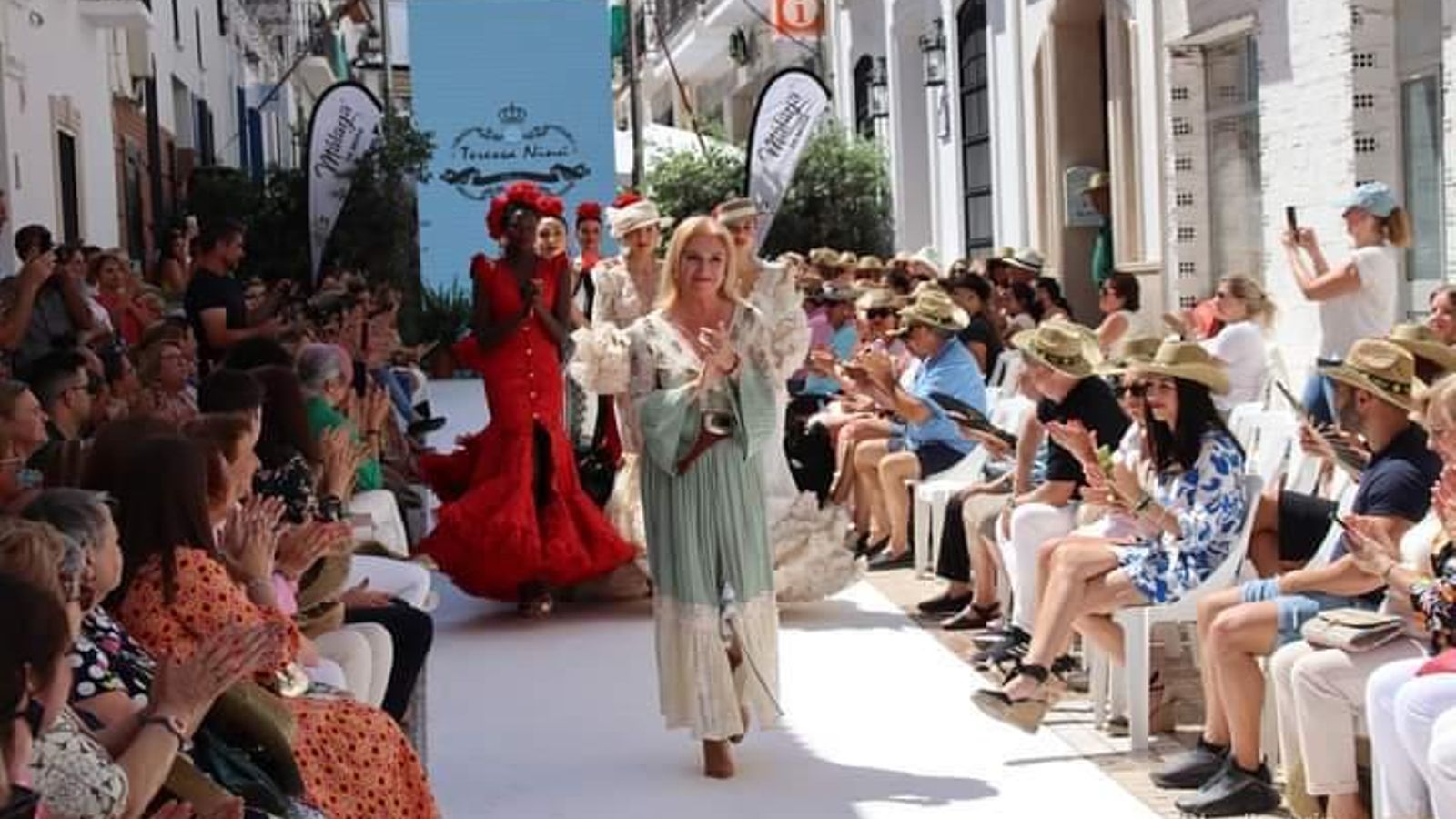 Teressa Ninú, una de las diseñadoras durante el desfile de 2023 Teressa Ninú, una de las diseñadoras durante el desfile de 2023