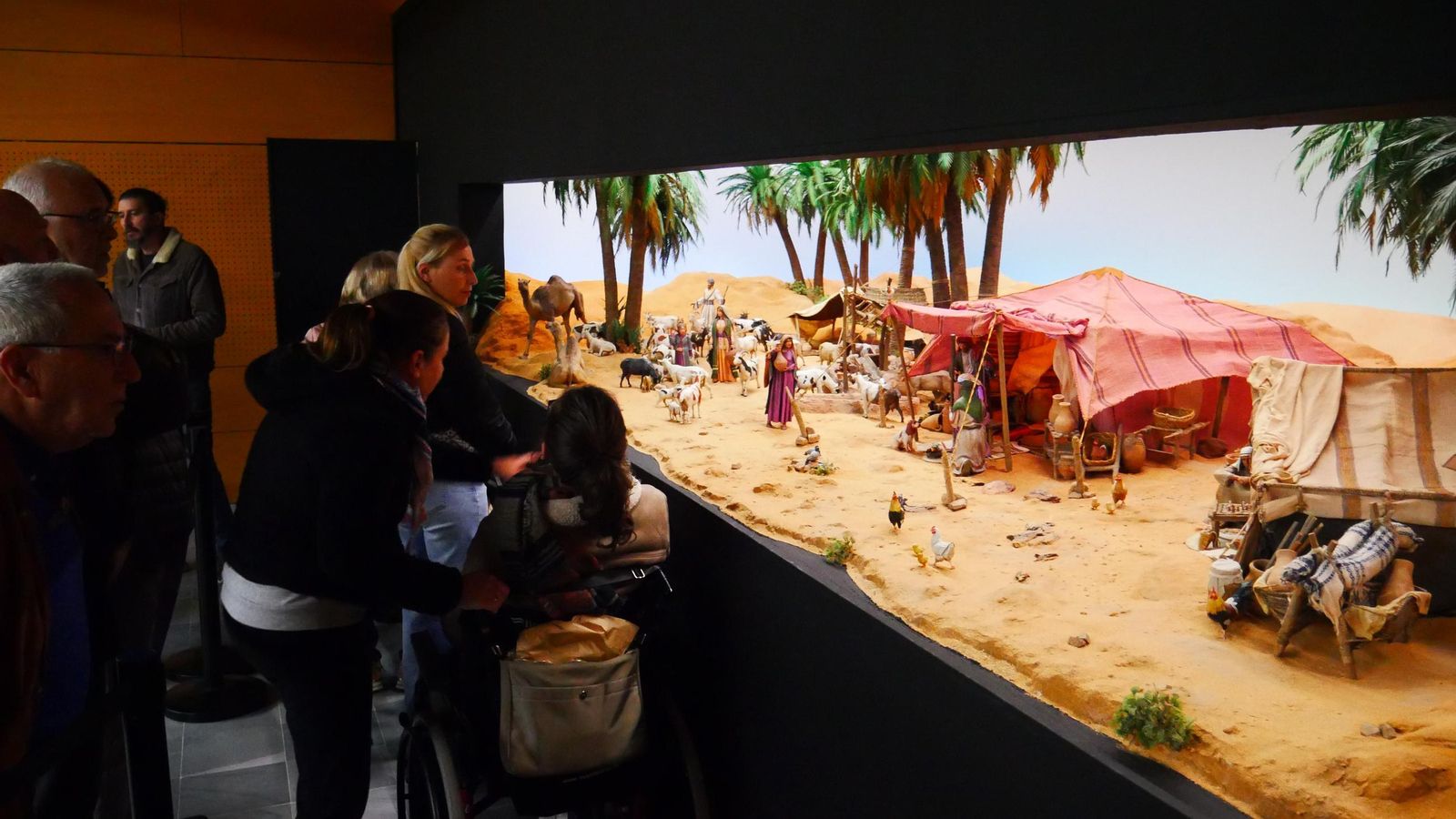 Muchos no perdieron la oportunidad de ser los primeros en visitar este necimiento.