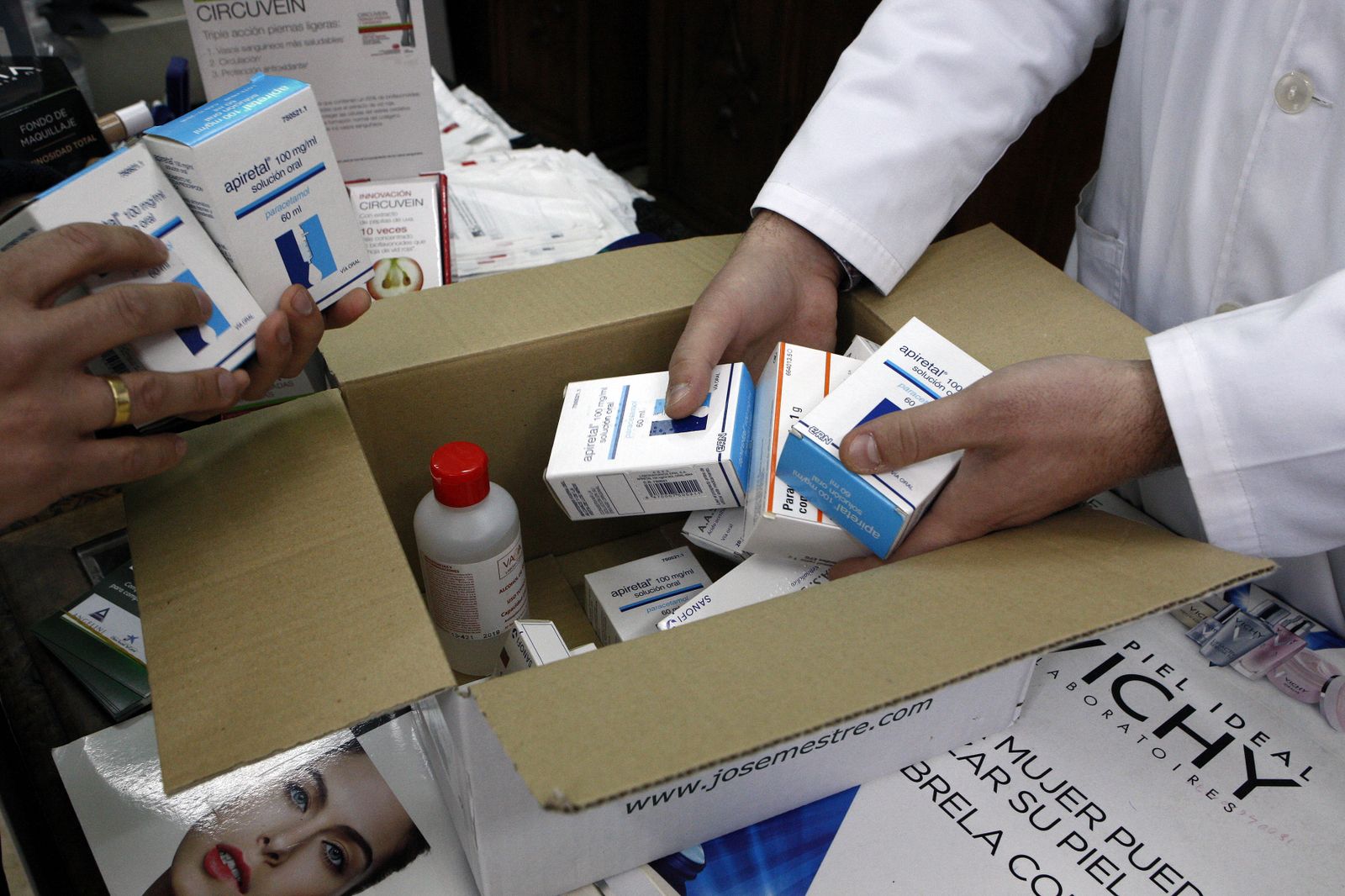 Una recogida de medicamentos en Granada.