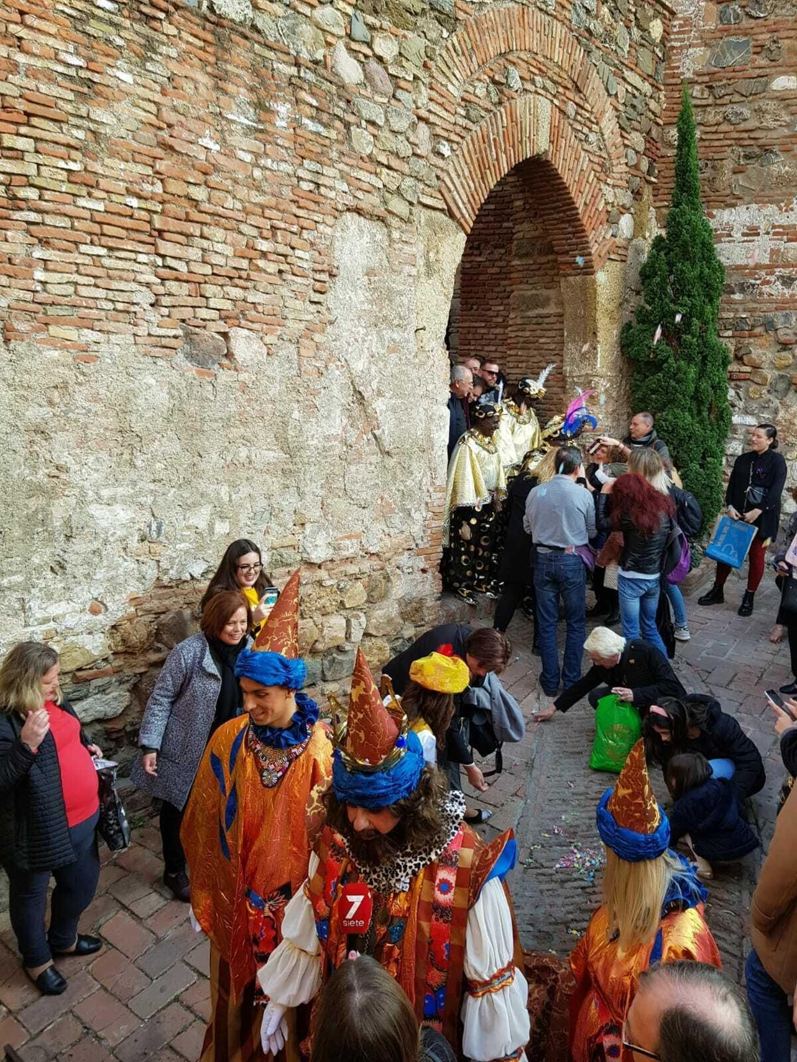 Empiezan a caer careamelos.